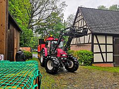 04 Einfahrt in Lufthof